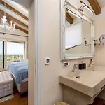 Villa Kastelir * 波雷奇